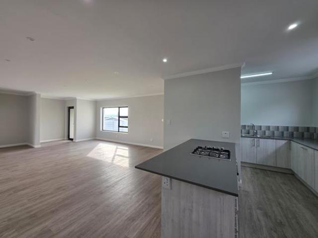 3 Bedroom House in Paradise Beach