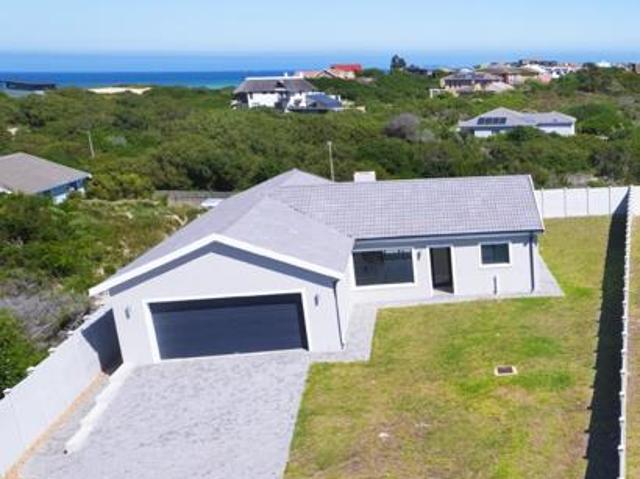 3 Bedroom House in Paradise Beach