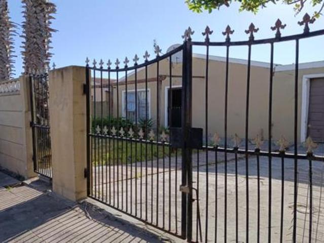 3 Bedroom House in Park Village