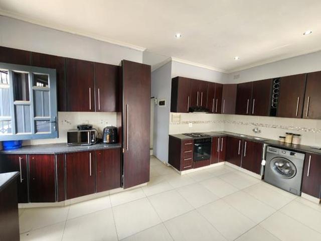 3 Bedroom House in Parkgate