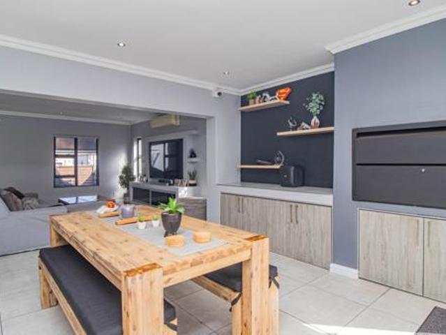 3 Bedroom House in Parklands North