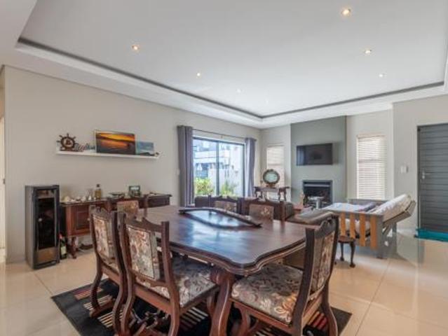 3 Bedroom House in Parklands North
