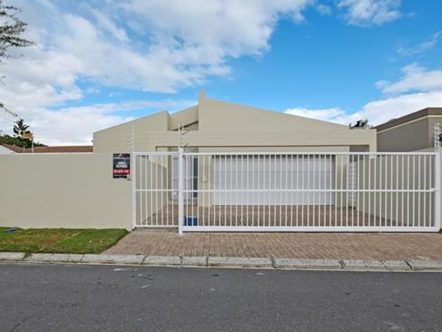 3 Bedroom House in Parklands