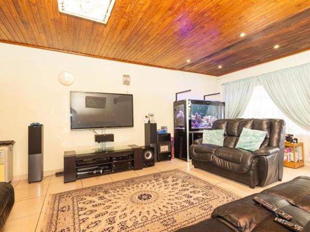 3 Bedroom House in Parow Valley