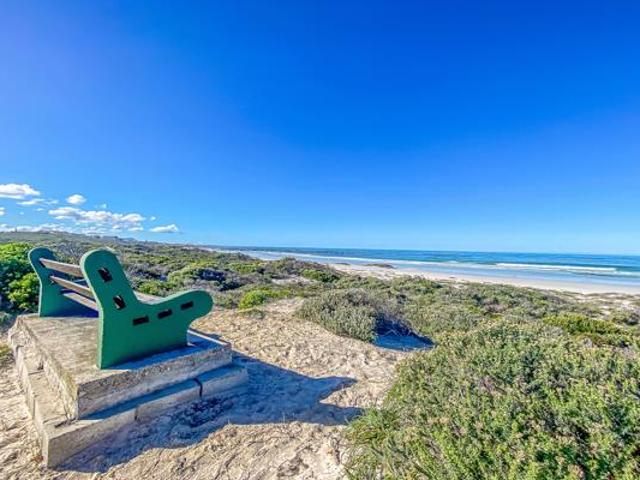3 Bedroom House in Pearly Beach