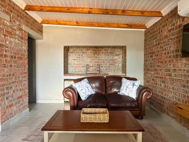3 Bedroom House in Pearly Beach