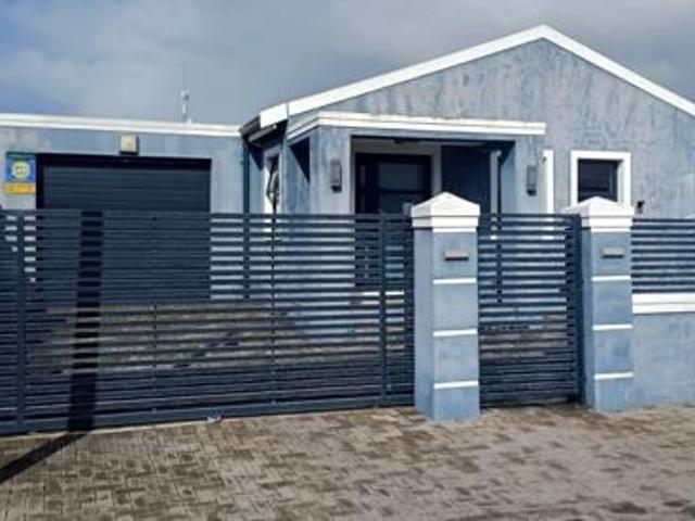 3 Bedroom House in Pelikan Heights