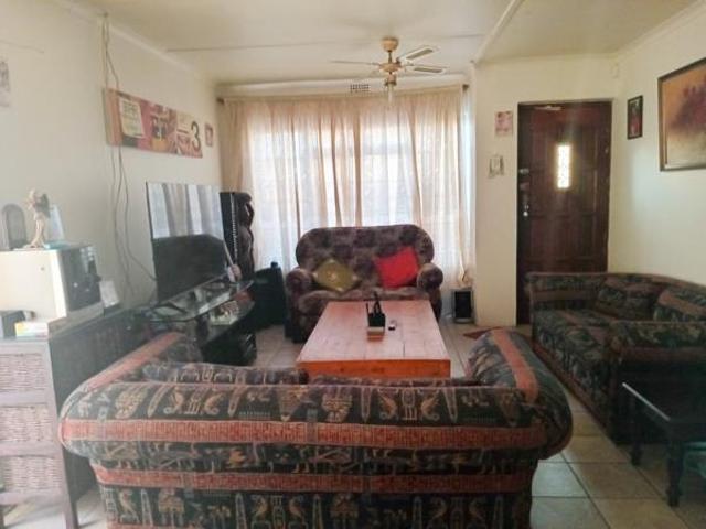 3 Bedroom House in Pelikan Park