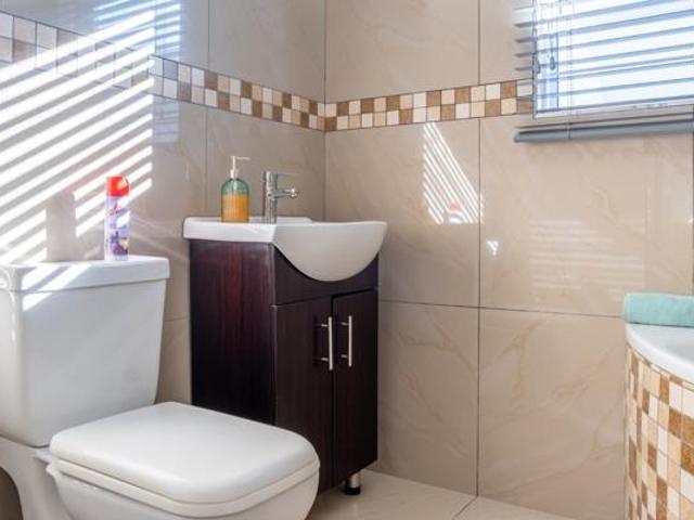 3 Bedroom House in Pelikan Park