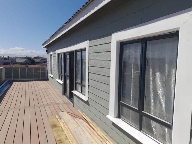 3 Bedroom House in Perlemoenbaai