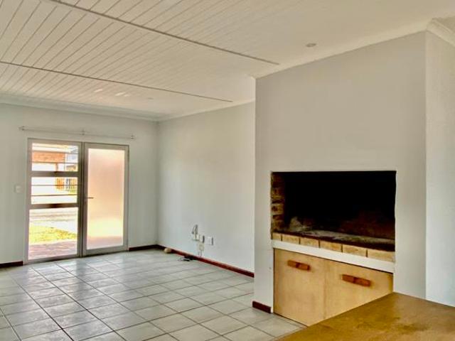 3 Bedroom House in Perlemoenbaai