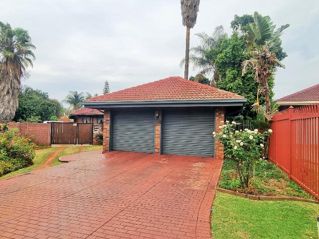 3 Bedroom House in Pierre Van Ryneveld