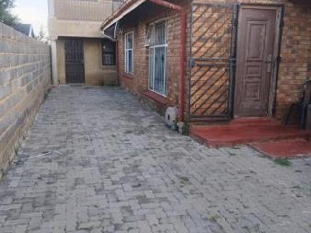 3 Bedroom House in Pimville