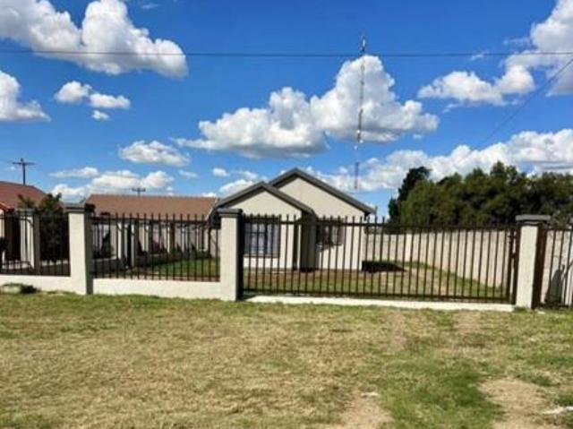 3 Bedroom House in Pinehaven