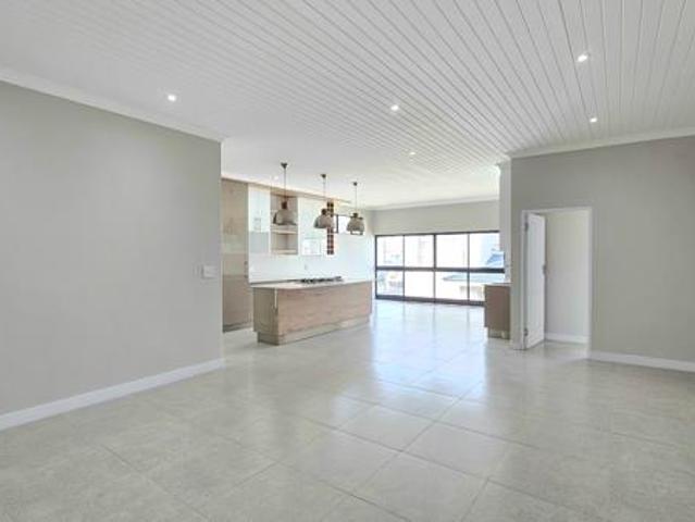 3 Bedroom House in Pinnacle Point Golf Estate