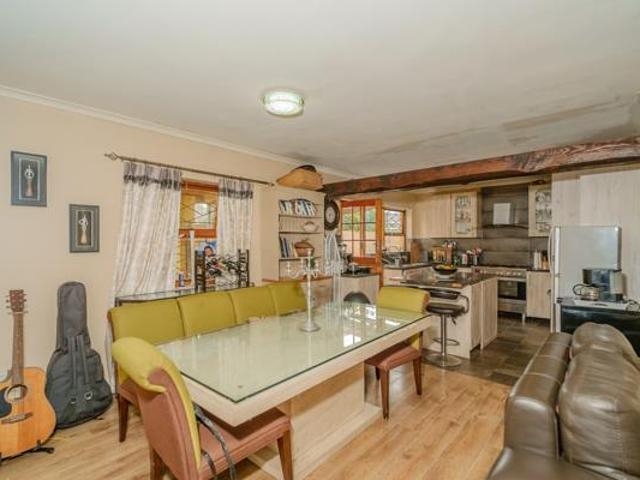3 Bedroom House in Lakeside
