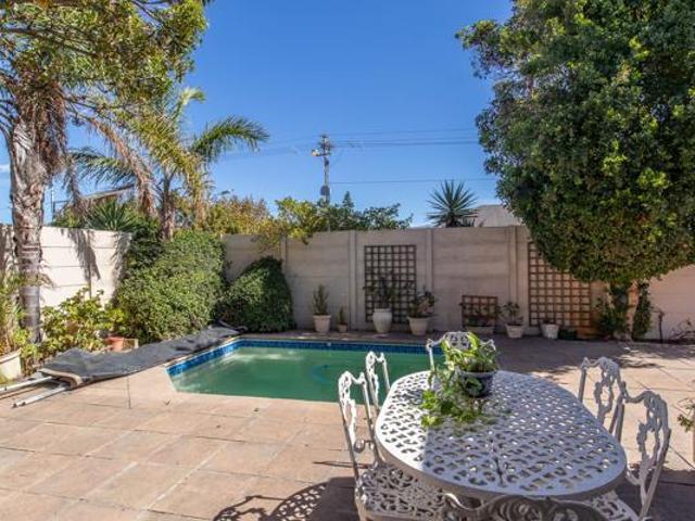 3 Bedroom House in Plumstead