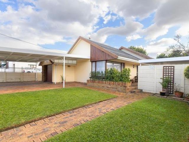 3 Bedroom House in Plumstead