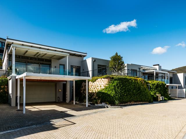 3 Bedroom House in Plattekloof