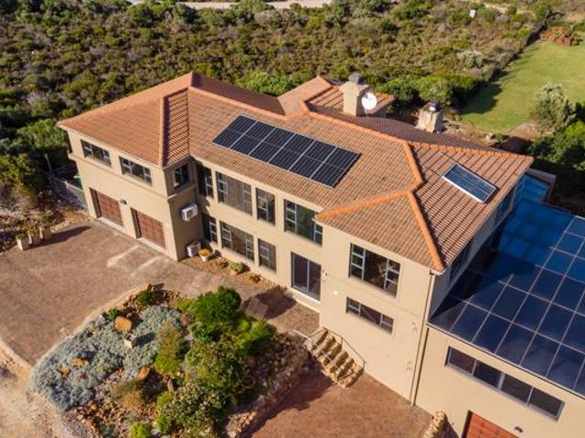 3 Bedroom House in Pringle Bay