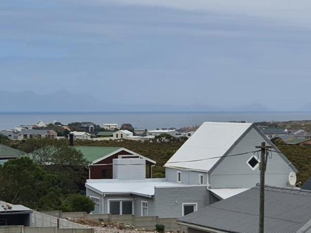 3 Bedroom House in Pringle Bay