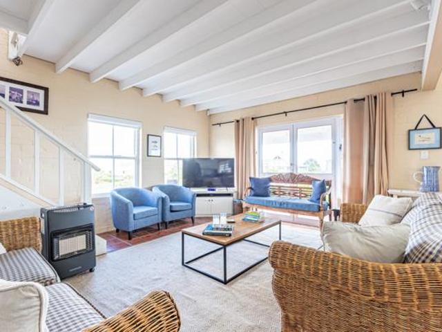3 Bedroom House in Pringle Bay