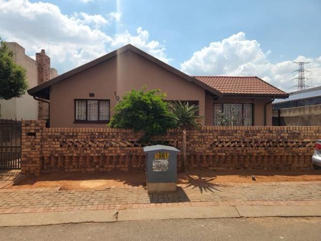 3 Bedroom House in Protea North