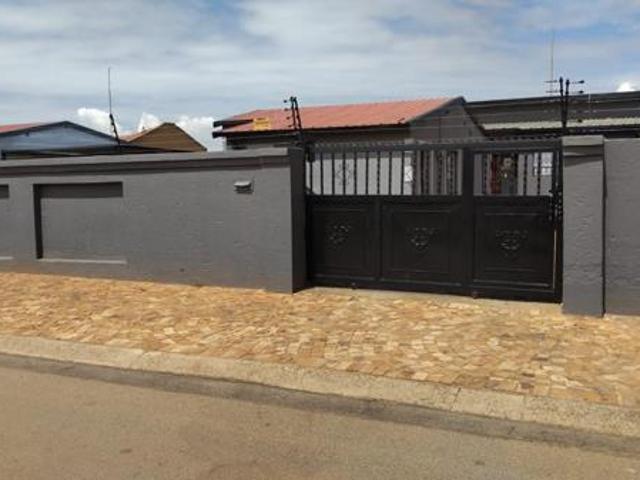 3 Bedroom House in Protea Glen