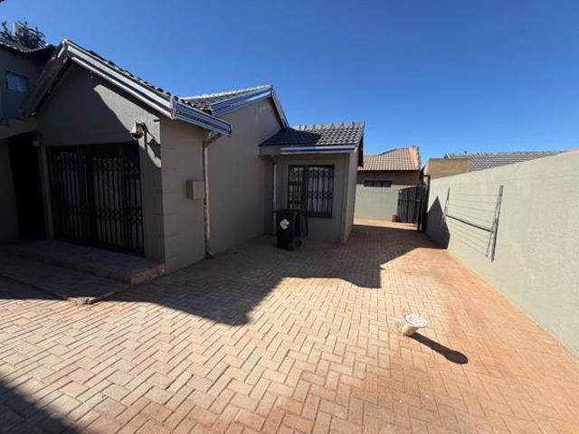 3 Bedroom House in Protea Glen