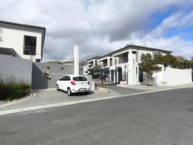 3 Bedroom House in Protea Heights