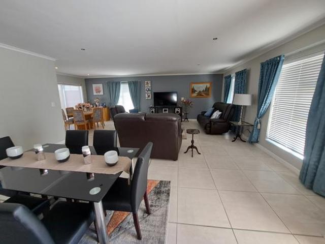 3 Bedroom House in Protea Heights