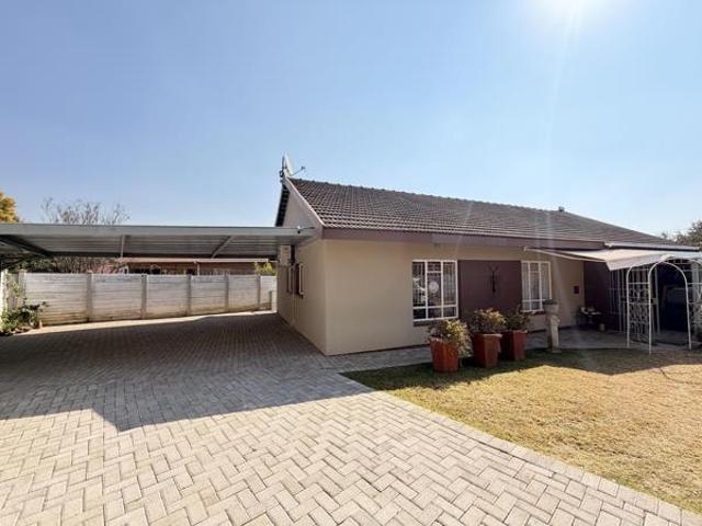 3 Bedroom House in Protea Park