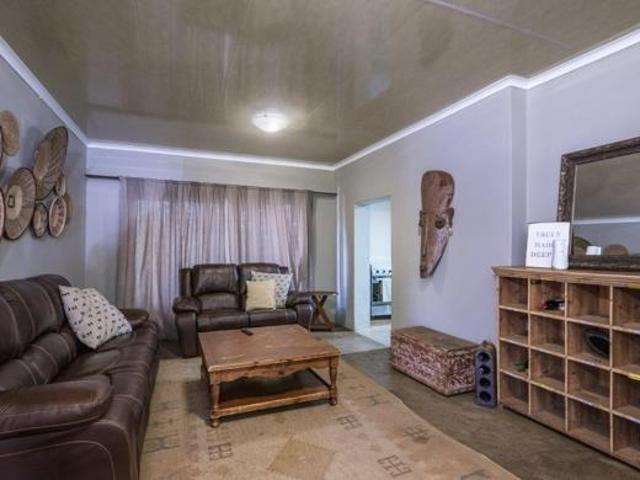3 Bedroom House in Protea Ridge