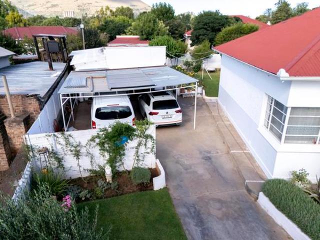 3 Bedroom House in Queenstown Central