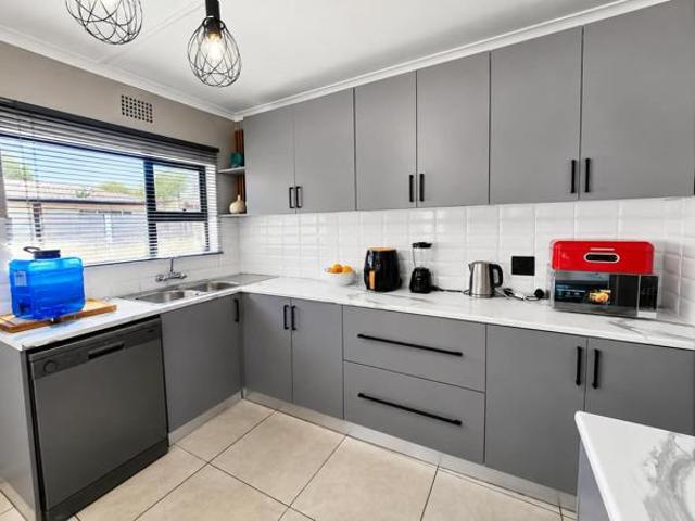 3 Bedroom House in Quellerie Park