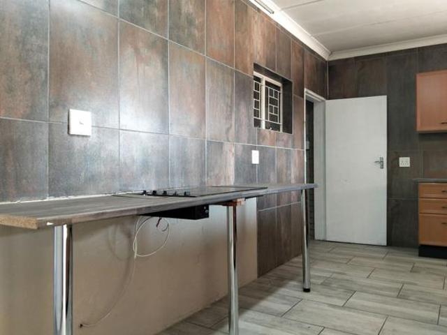 3 Bedroom House in Rothdene