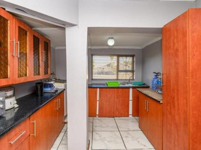 3 Bedroom House in Rowallan Park