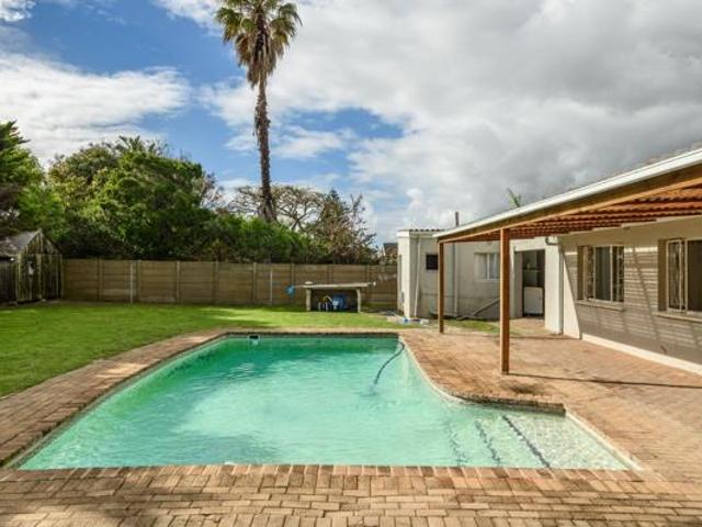 3 Bedroom House in Rowallan Park