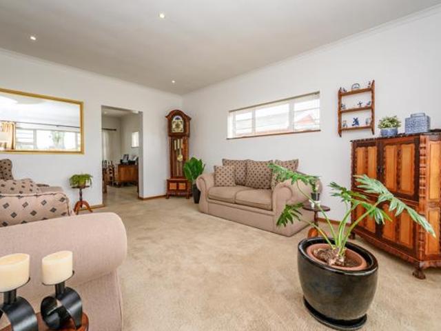 3 Bedroom House in Rowallan Park