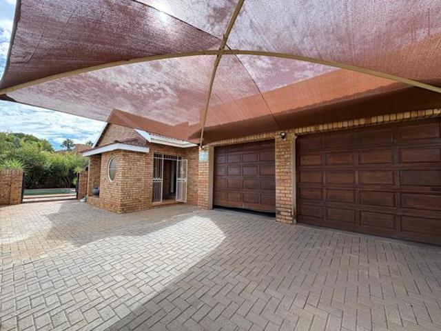3 Bedroom House in Royldene