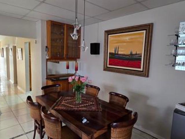 3 Bedroom House in Roylglen Gardens