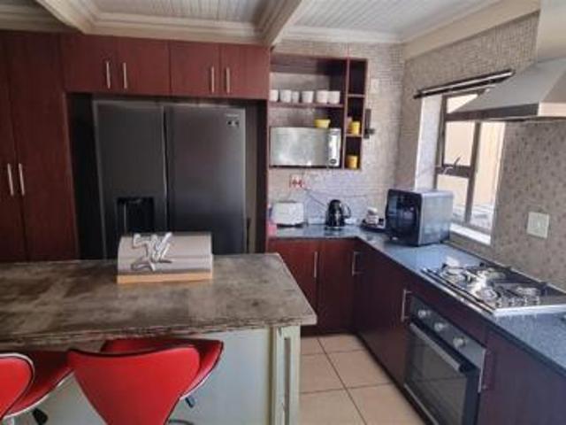 3 Bedroom House in Roylglen Gardens