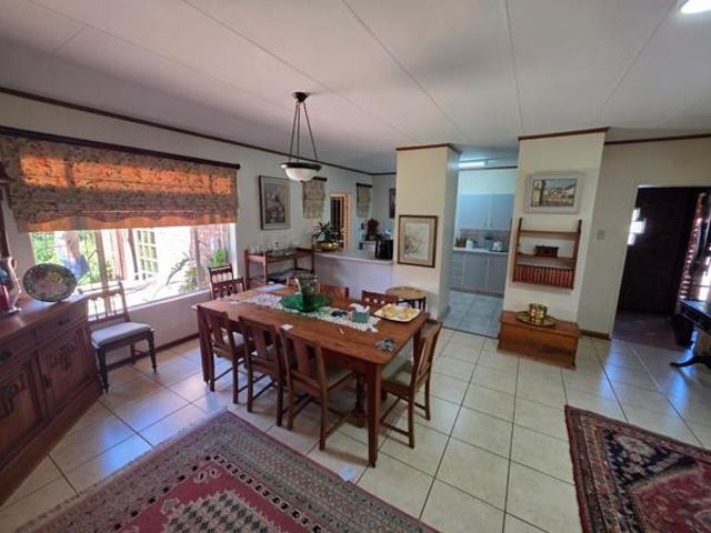 3 Bedroom House in Roylglen Gardens