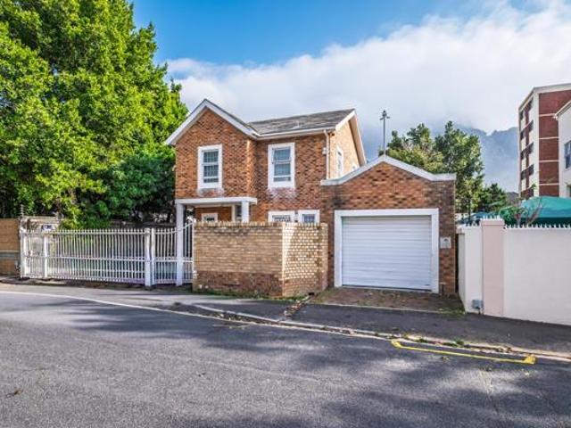 3 Bedroom House in Rondebosch