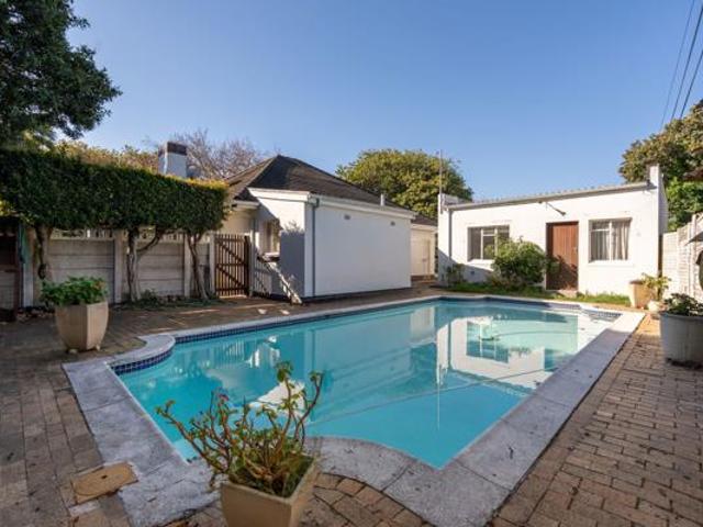 3 Bedroom House in Rondebosch