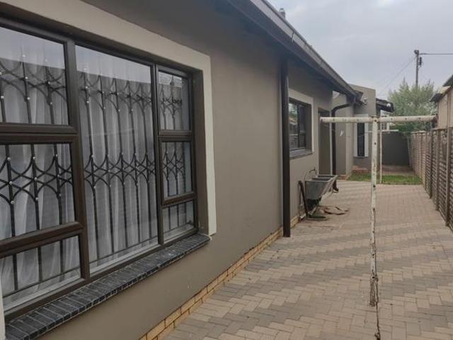 3 Bedroom House in Roodewal