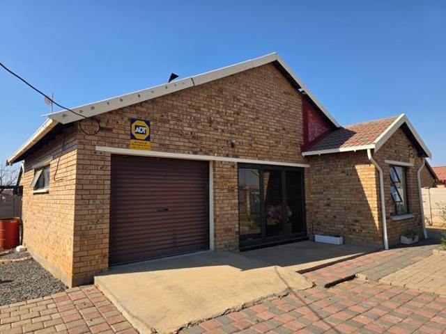 3 Bedroom House in Roodewal