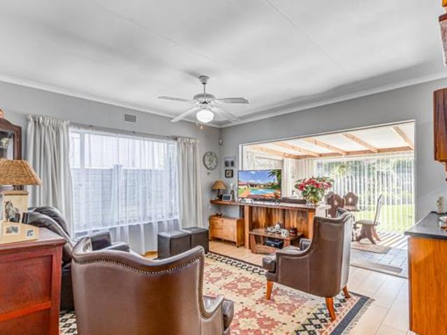 3 Bedroom House in Roodekrans