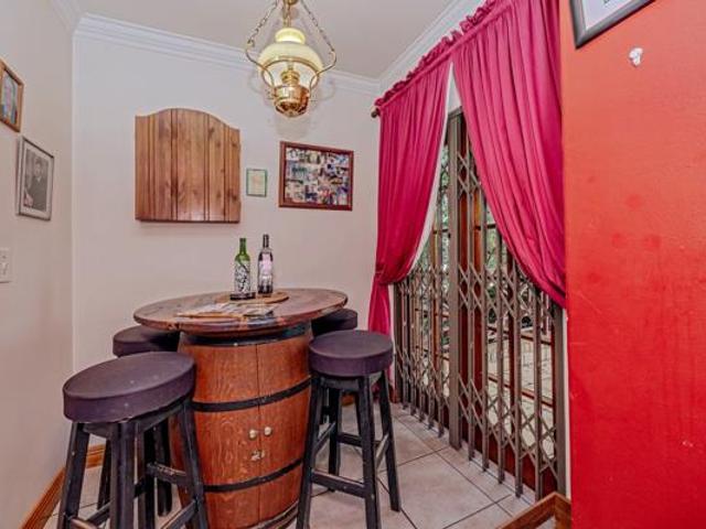 3 Bedroom House in Roodekrans