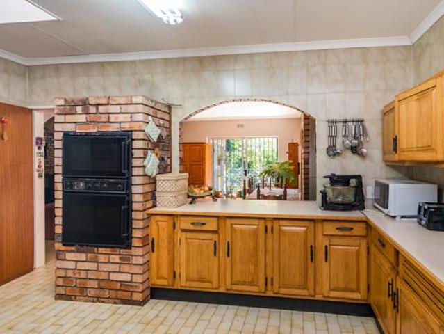 3 Bedroom House in Roodekrans